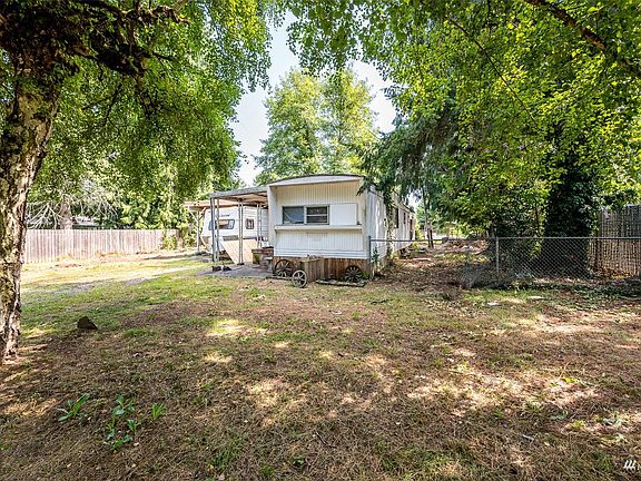 4th image of 15821 81st Ave E #84