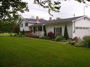 7118 Hatches Corners Rd, Conneaut, OH 44030