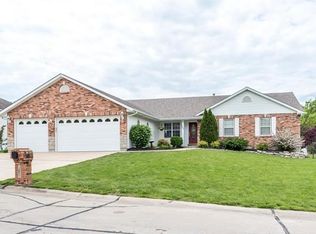 201 Grey Hawk Dr, Festus, MO 63028