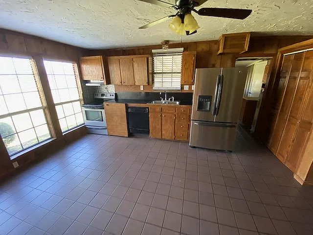 206 Tanya St — Photo 10
