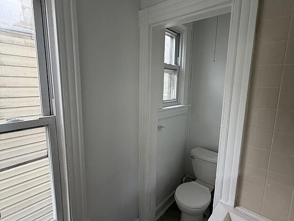 3rd image of 140 Inslee Pl #3B