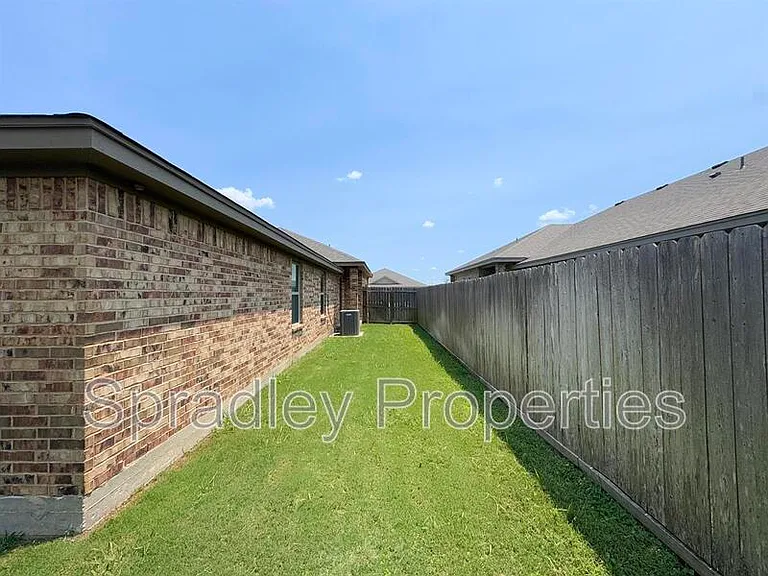 202 Juniper Dr #A — Photo 18