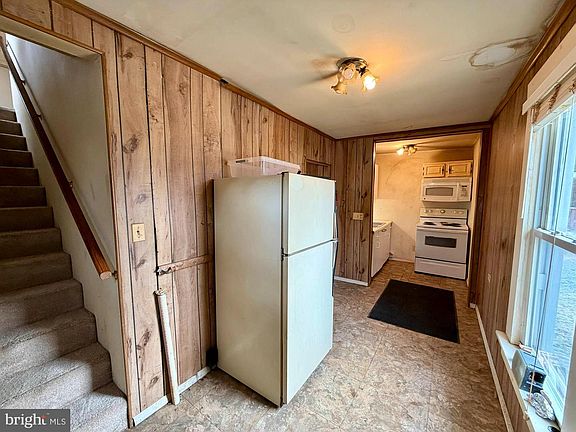 5th image of 8224 Fort Smallwood Rd