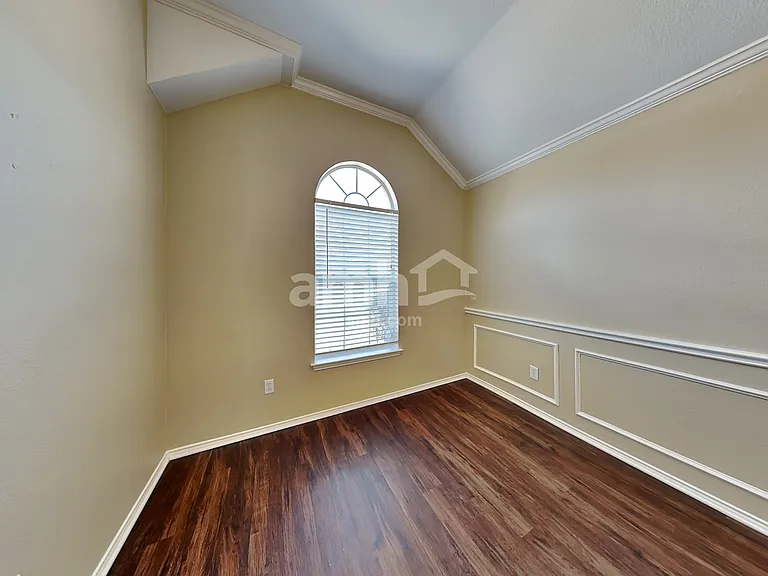 881 N Old Orchard Ln — Photo 9