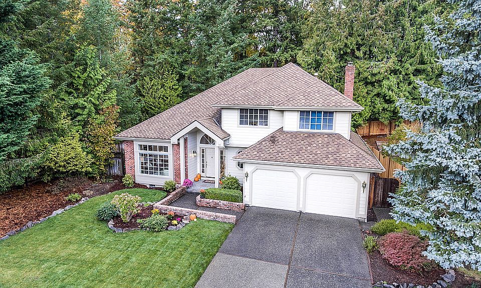 1st image of 22810 NE 19th Dr