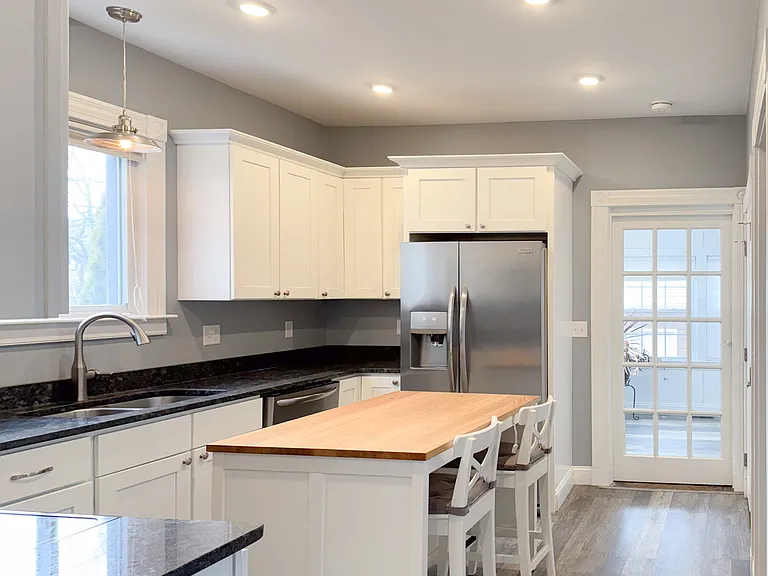 12 Lincoln St #1 — Photo 3