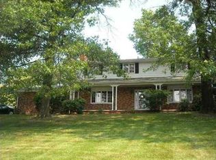 1000 Linden Dr, Jeannette, PA