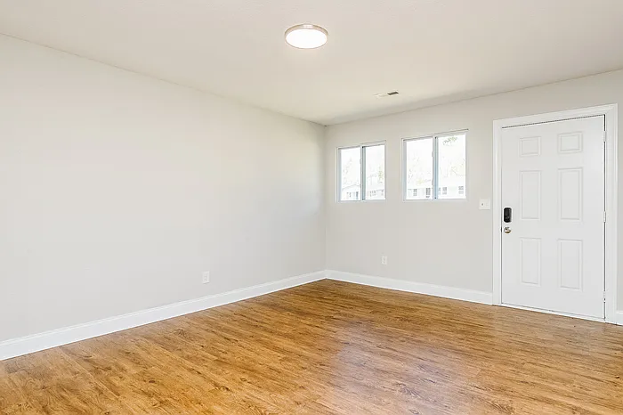 2 bed, 1.0 bath, 672 sqft, $1,050 — Photo 4