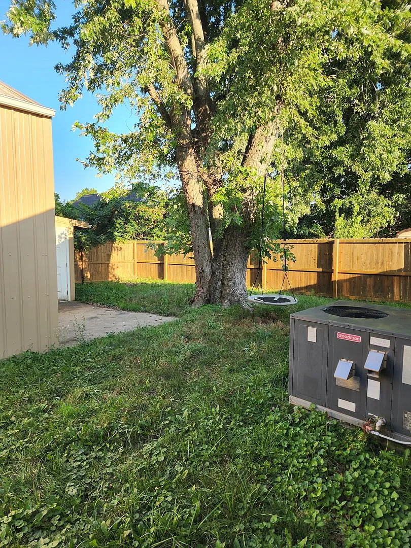 3 bedrooms, 2 bath, heated/cooled 28 x30 garage — Photo 3