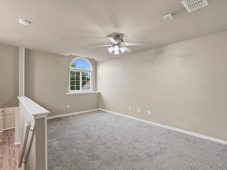 321 Old York Rd — Photo 18