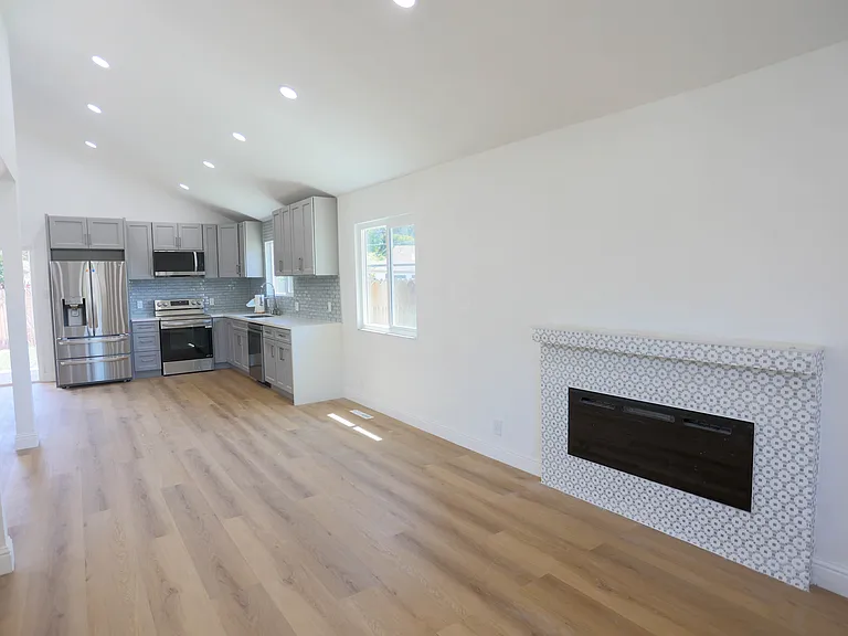 3330 Claudia Dr — Photo 5