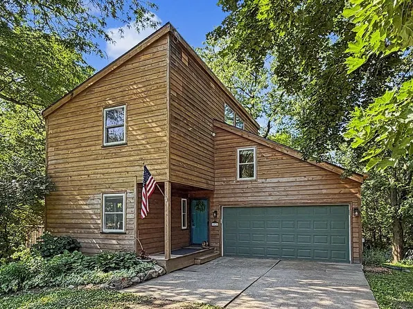 6525 Prairie Ridge Rd, Ames, IA 50014