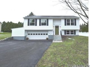 402 Higby Rd, New Hartford, NY 13413