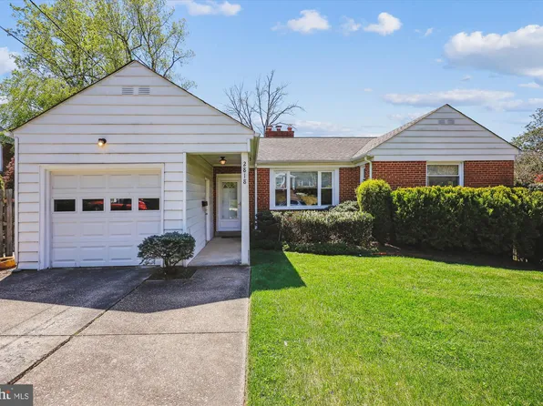 2818 Spencer Rd, Chevy Chase, MD 20815