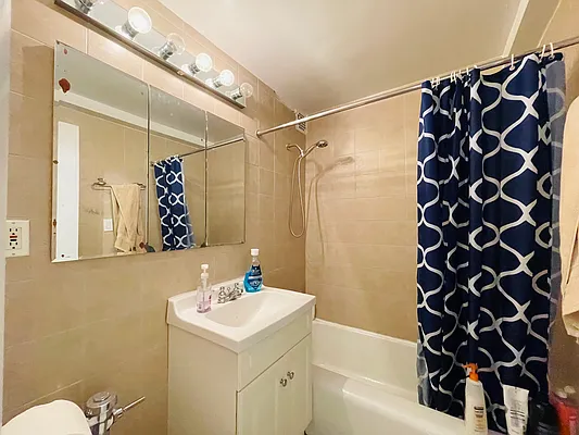 Rented by Oxford Property Group | media 8