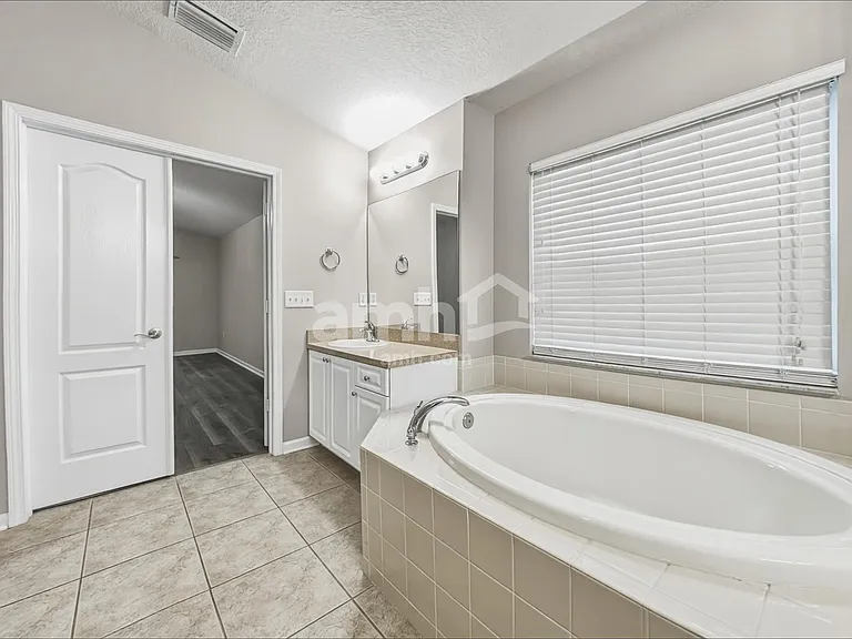 7330 Crescent Palm Dr — Photo 12