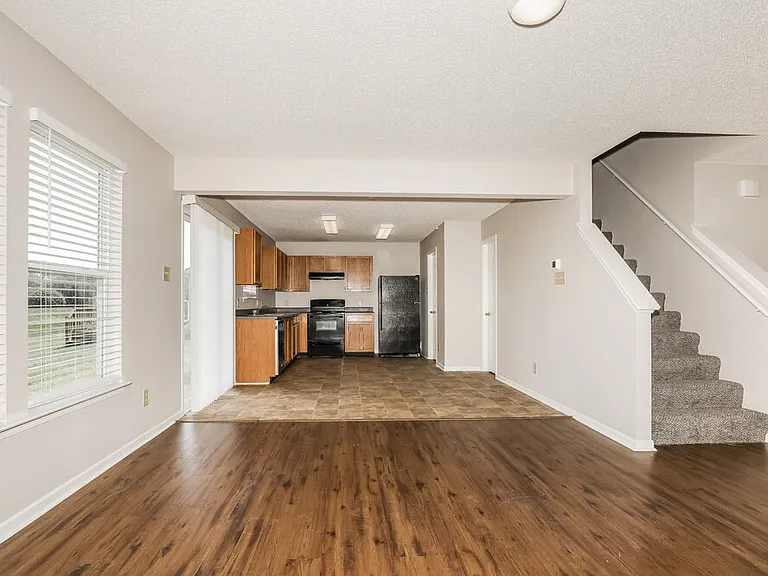 11351 N Creekside Dr — Photo 8