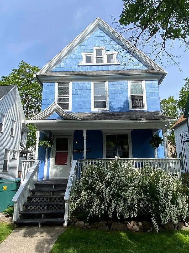 1 bed, 1100 sqft, $1,600 — Photo 3