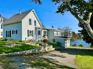 7 Lake View St, Vinalhaven, ME 04863