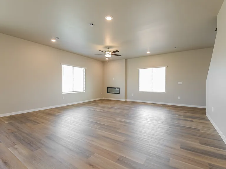 7405 Crystal Ave — Photo 7