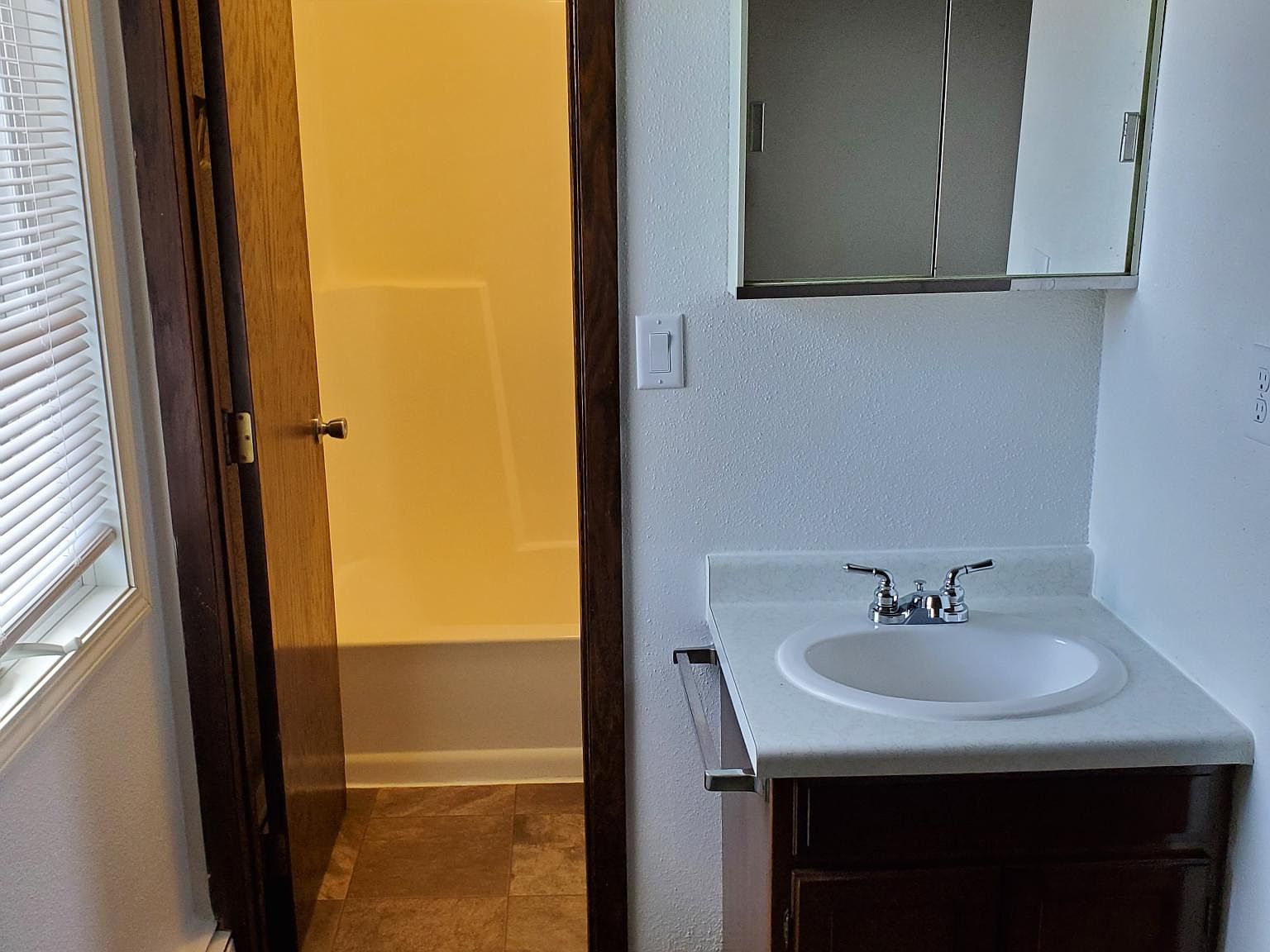 708 3rd Ave NE, Crookston, MN 56716 Zillow