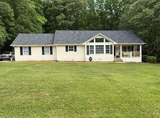 60 Carriage Gate Dr, Sharpsburg, GA 30277