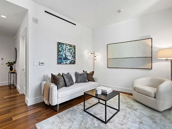 3rd image of 1 Dalton St Unit 2401