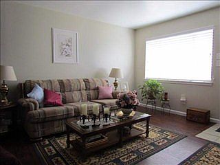 3rd image of 1405 Yale Dr
