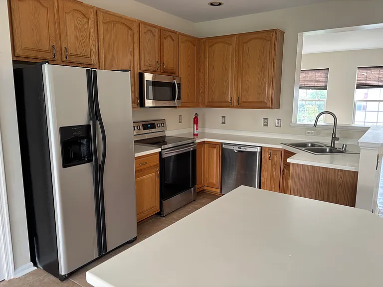 2453 Fox Stream Ln — Photo 5