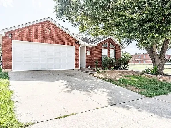 9000 Elbe Trl, Fort Worth, TX 76118
