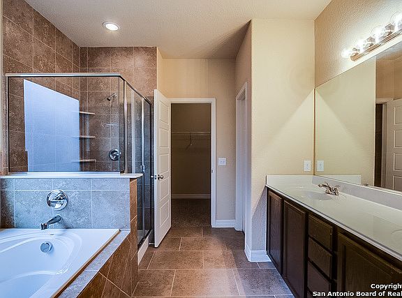 5th image of 313 Highland Pl