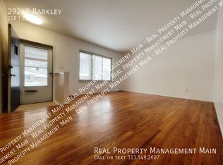 29242 Barkley St, Livonia, MI 48154