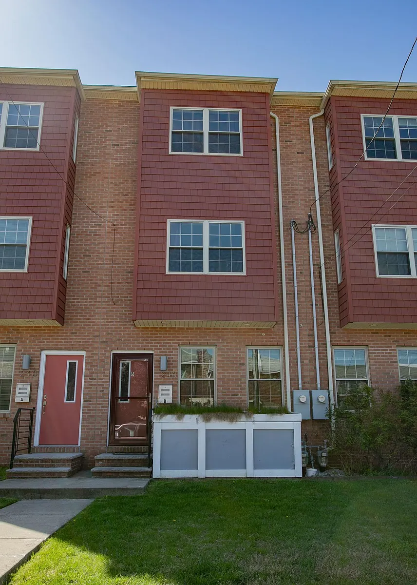 Building Photo - 240 Lauriston St #B