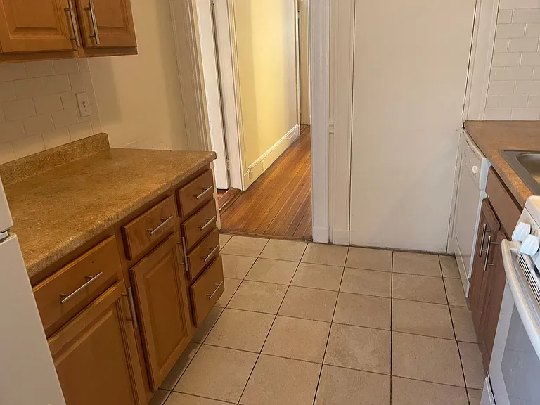 6 Barrows St #6 — Photo 14