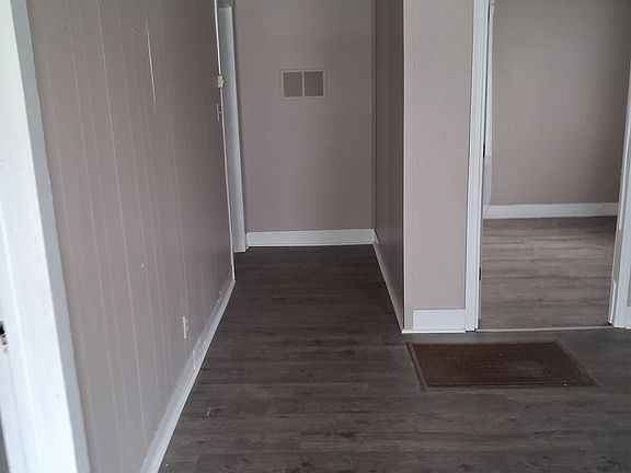 4th image of 510 W 10th Ave