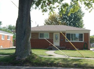 24306 Teppert Ave, Eastpointe, MI 48021
