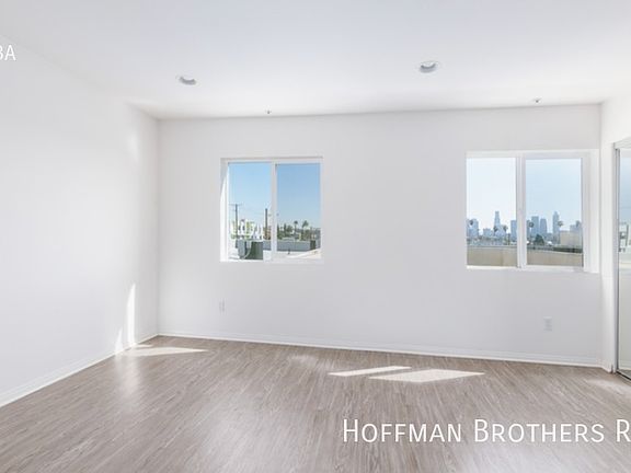 3rd image of 253 Robinson St #104