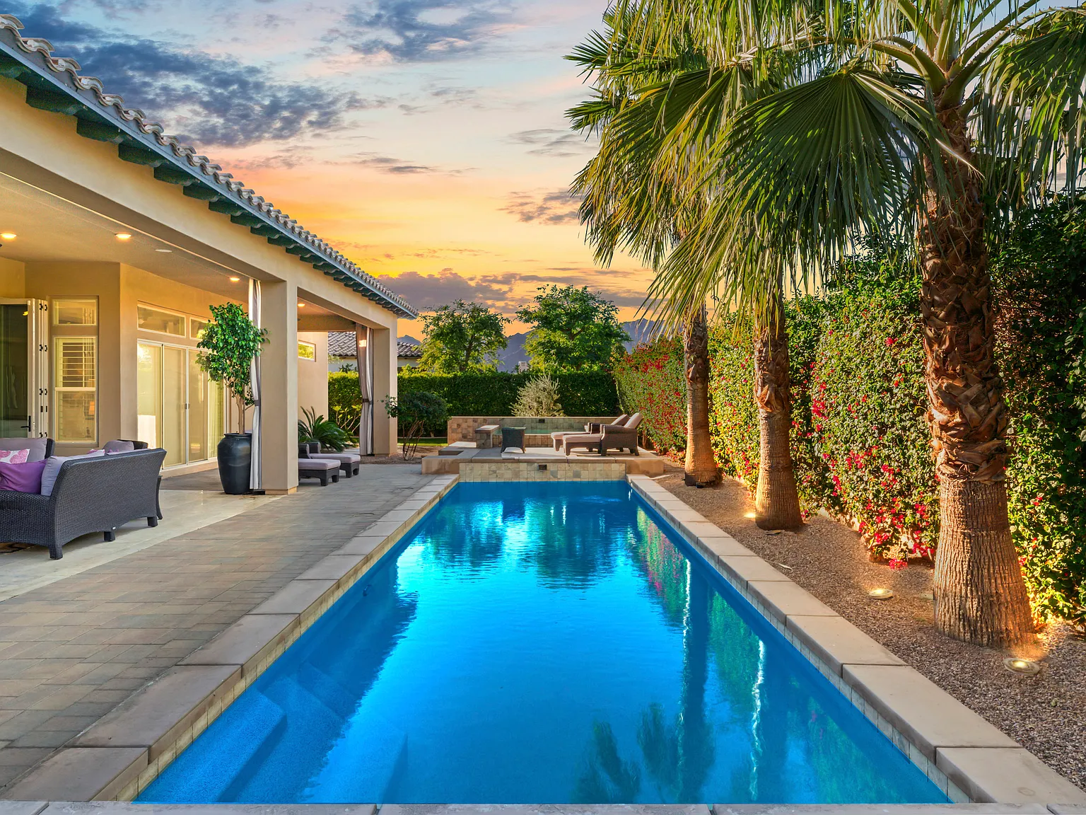 4 bed, 4.5 bath, 4900 sqft, $25,000 — Photo 2
