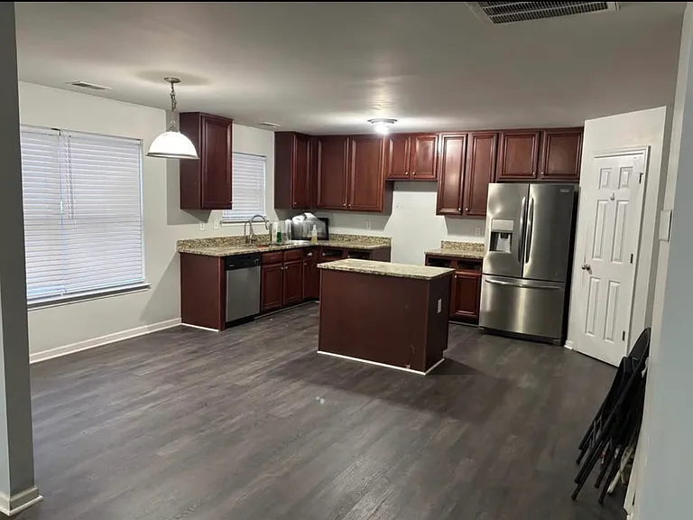 Fully furnished kitchen
