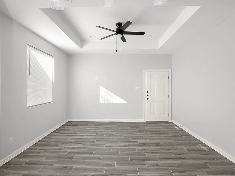 600 N Onyx Ave — Photo 5