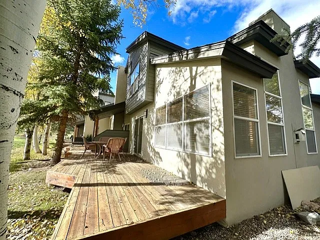 3 bed, 3.5 bath, 2300 sqft, $4,250 — Photo 4