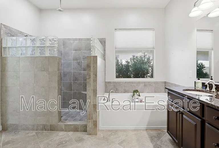 1142 E Bajor St — Photo 36