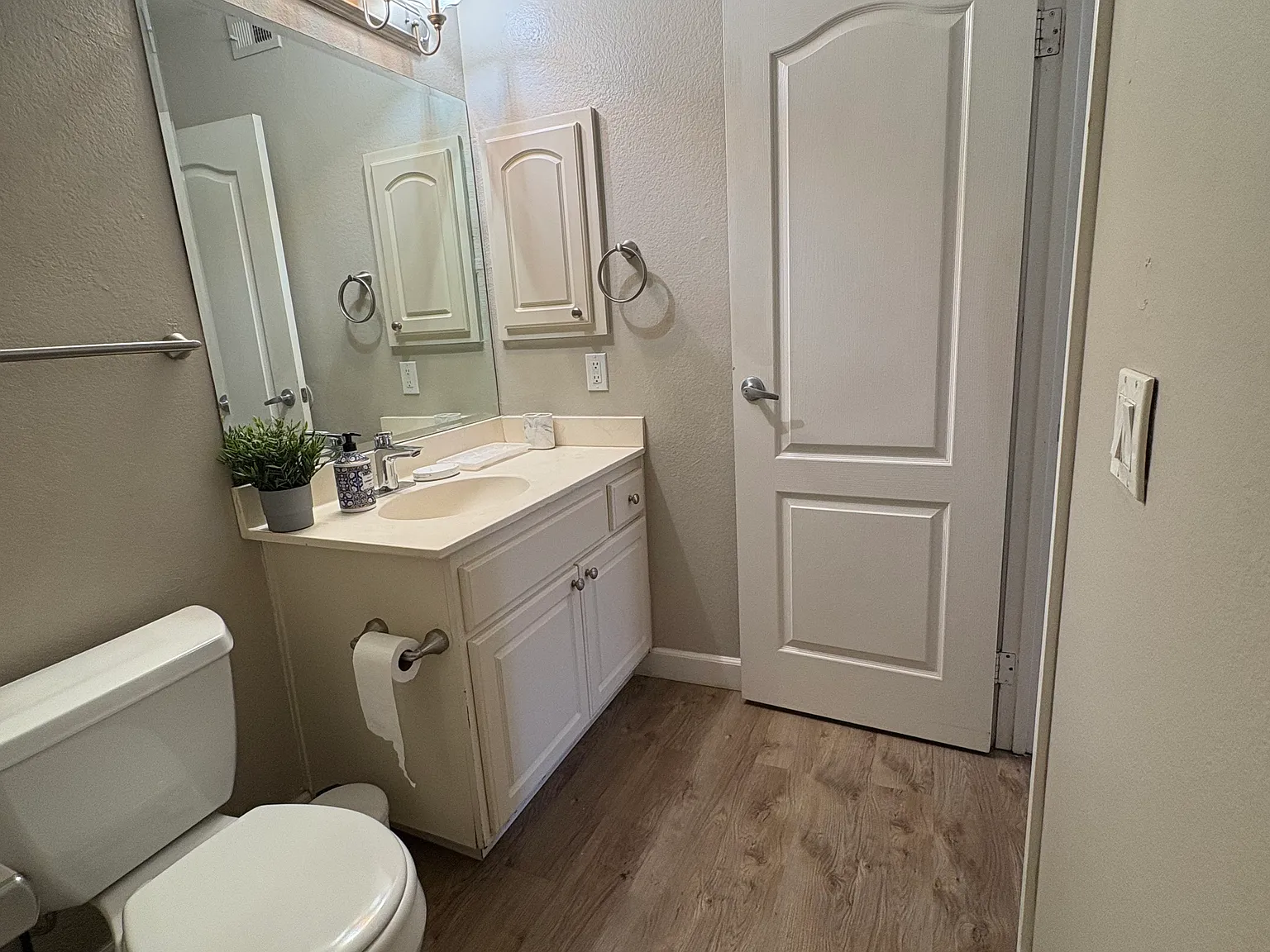 12083 Alta Carmel Ct — Photo 4