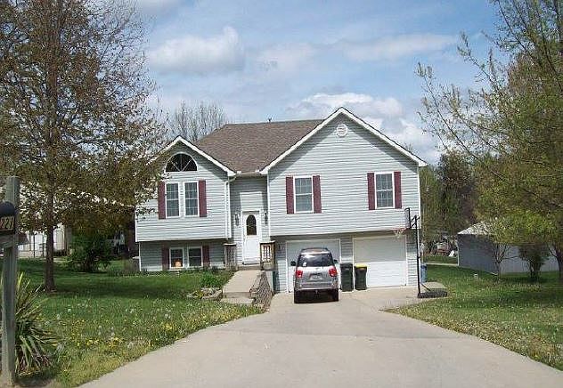 1st image of 221 E Lois St