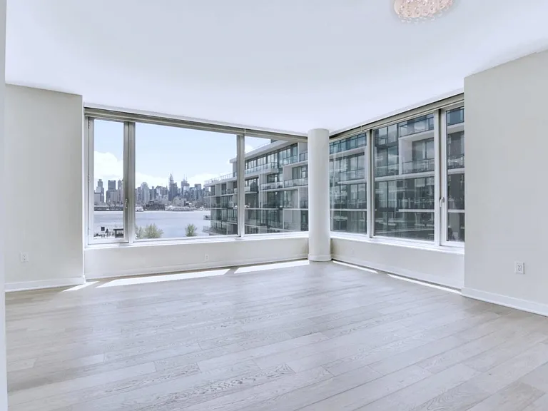 1000 Avenue At Port Imperial #501 — Photo 4