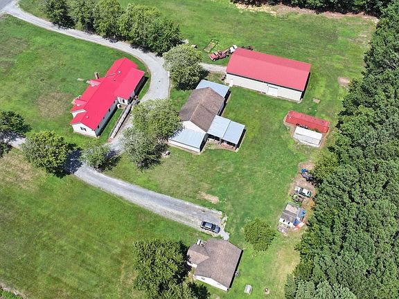 4th image of 18500&09 Hart Dr