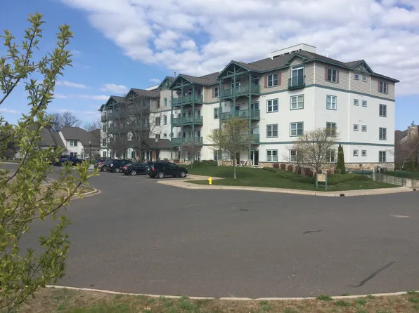 1279 Lakeshore Park Pl, Marquette, MI 49855