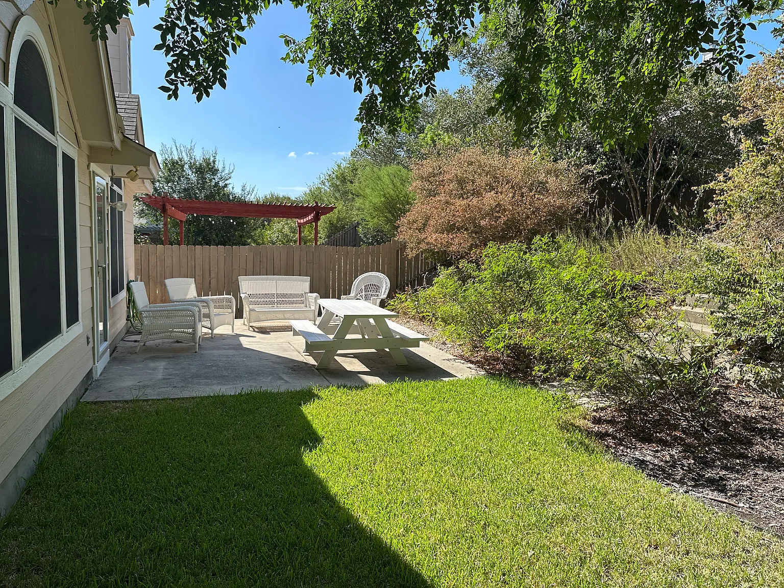 3 bed, 1598 sqft, $1,950 — Photo 3