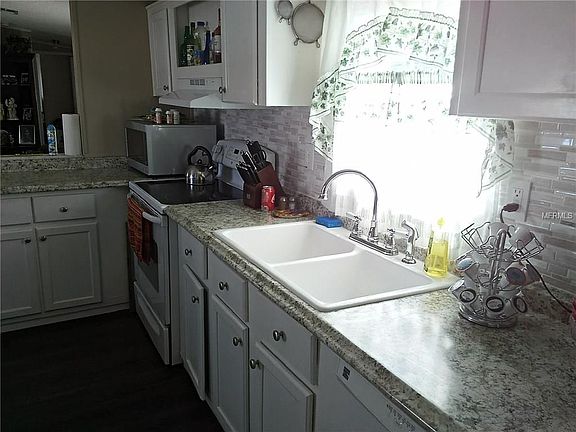 3rd image of 1123 SE 9th Ave