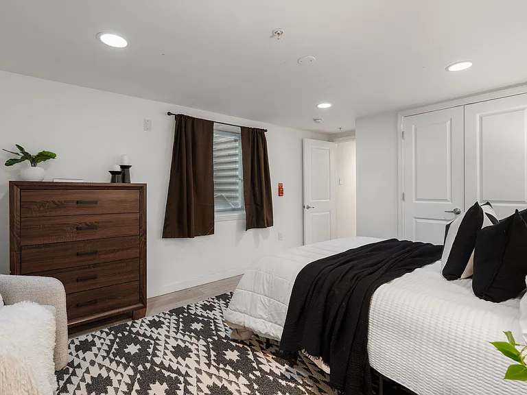 802 N 16th St #1 — Photo 31
